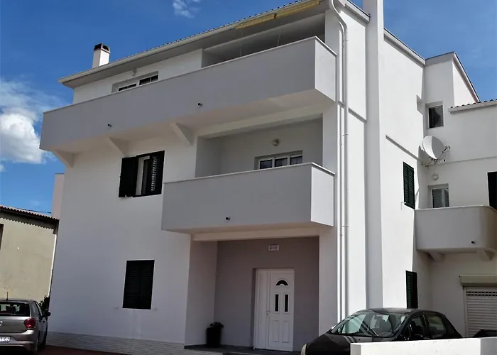 Pag 16100a Pag Town