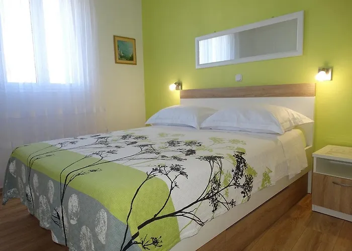 Pag 16100a * Pag Town